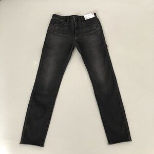 Uniqlo Skinny Jeans (NWT)